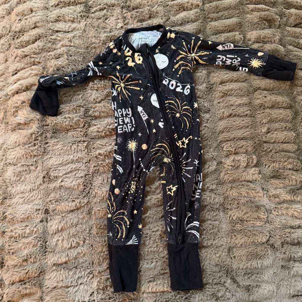 Little Sleepies 2026 New Year's Celebration Kids One Piece, size 0-3 months, EUC
